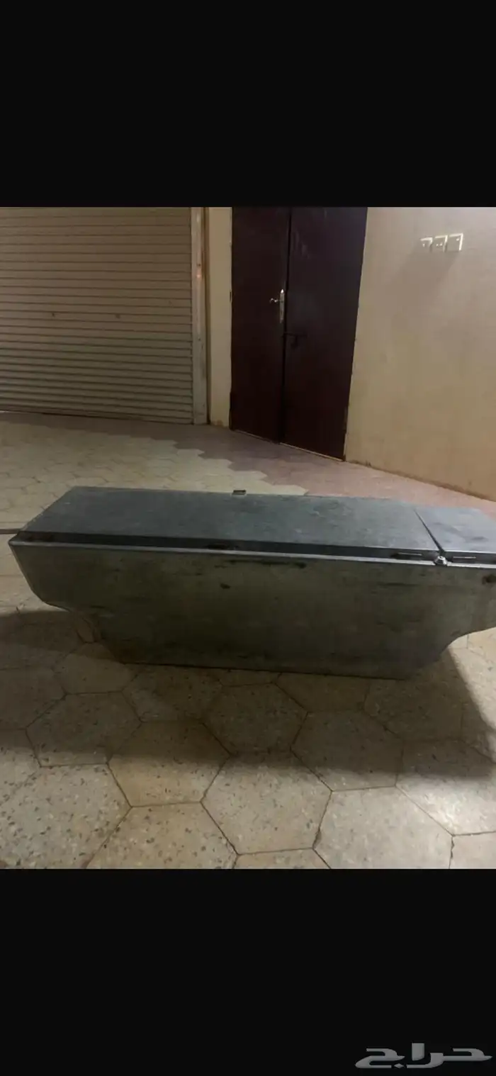 للبيع صندوق عزبه مع خزان ماء 0