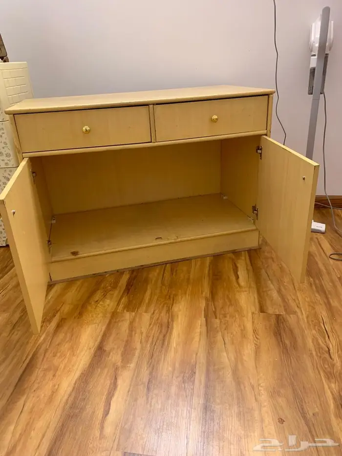 دولاب تسريحه ومدخل كبير للبيع خشب أصلي مقاس 110 56 1