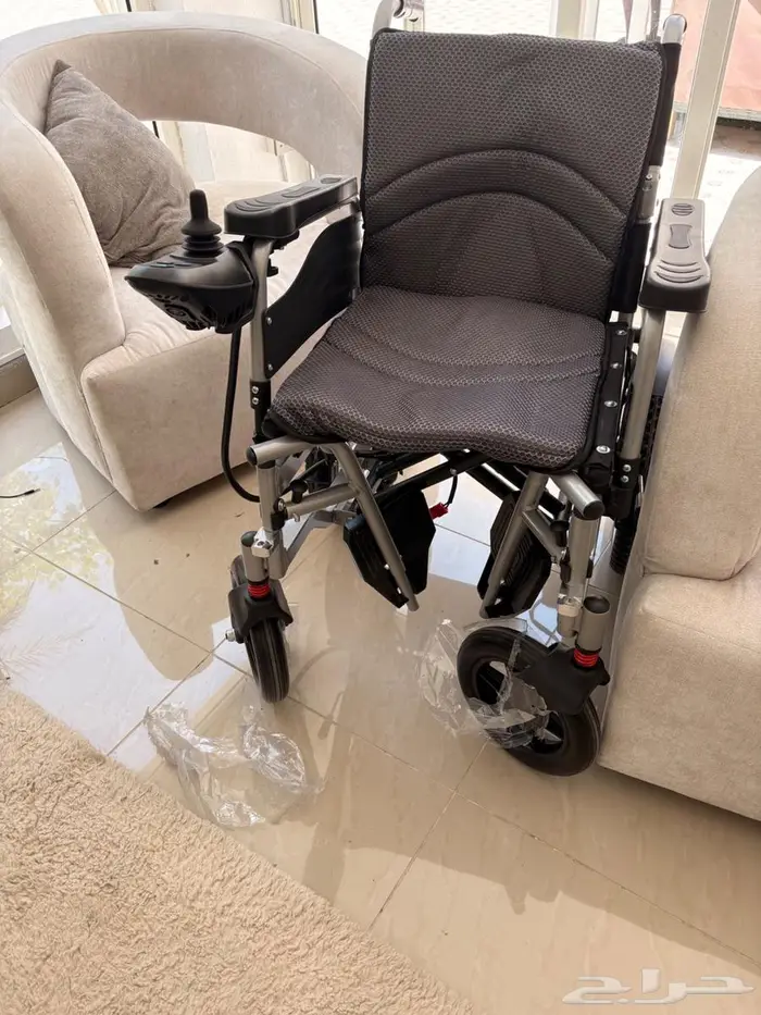 كرسي كهربائي لذوي الإعاقة وكبار السن 1