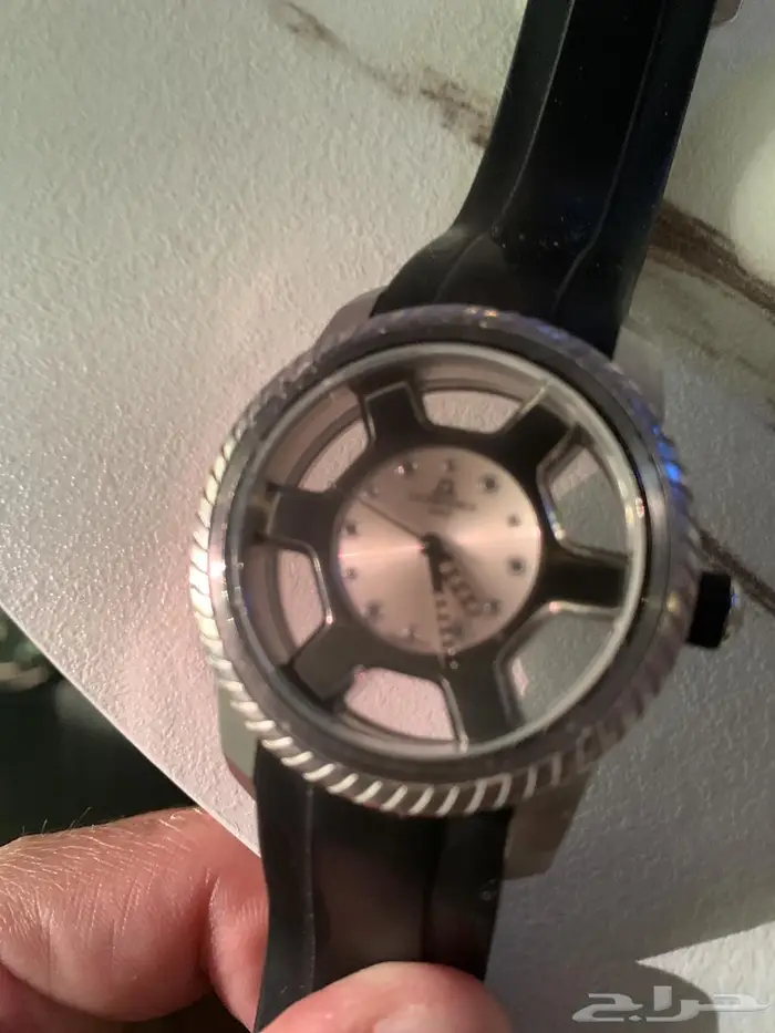 ساعة للبيع 1