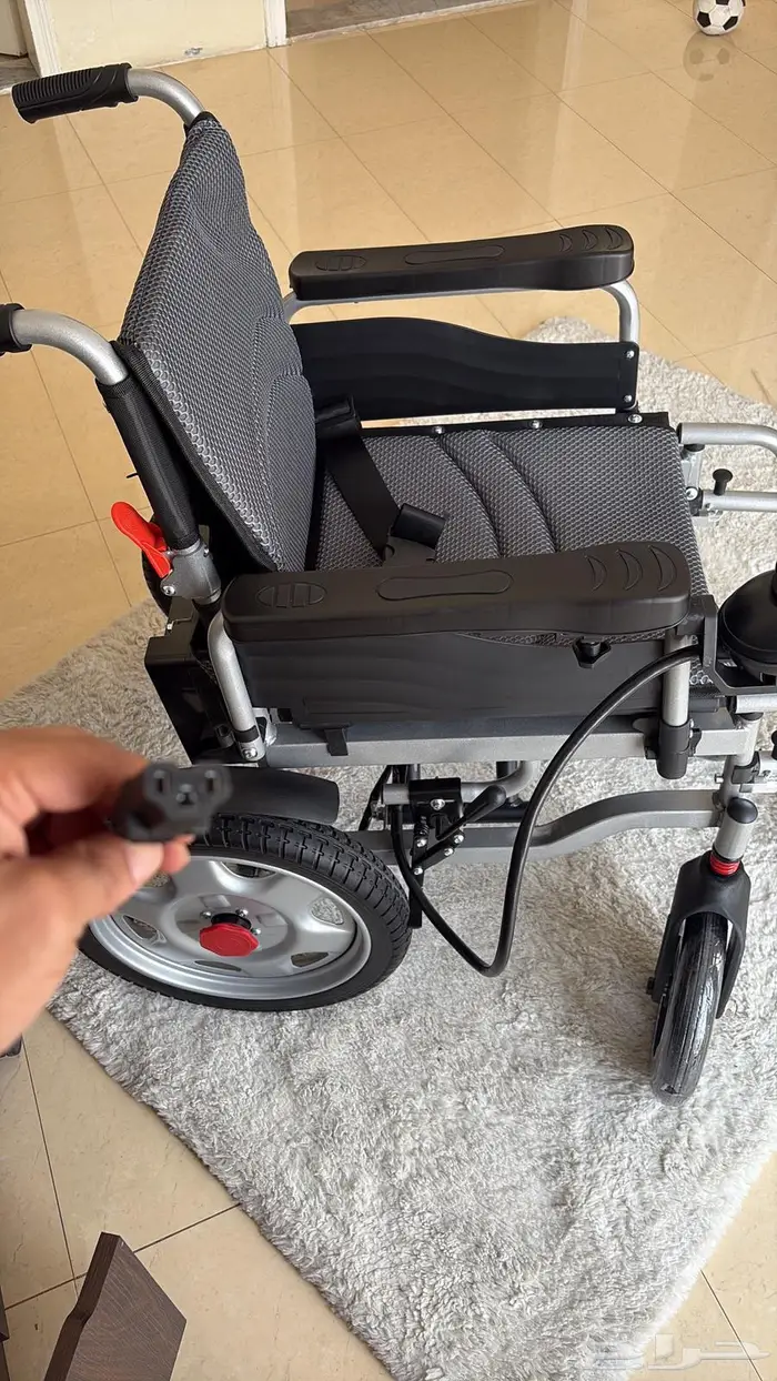 كرسي كهربائي لذوي الإعاقة وكبار السن 0
