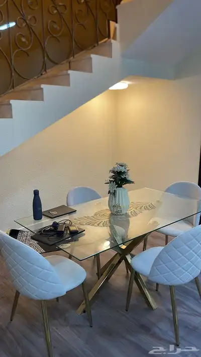 طاولة طعام سنتر بوينت 0