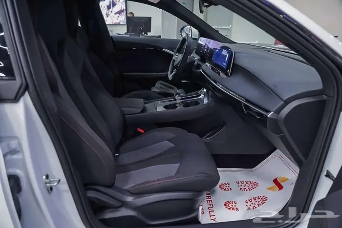 انطلق مع ام جي 7 ستاندر 2025 من صالح للسيارات 14