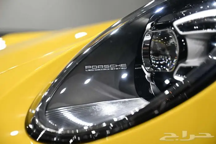 شركة البريمي لسيارات Porsche Carrera 911 4