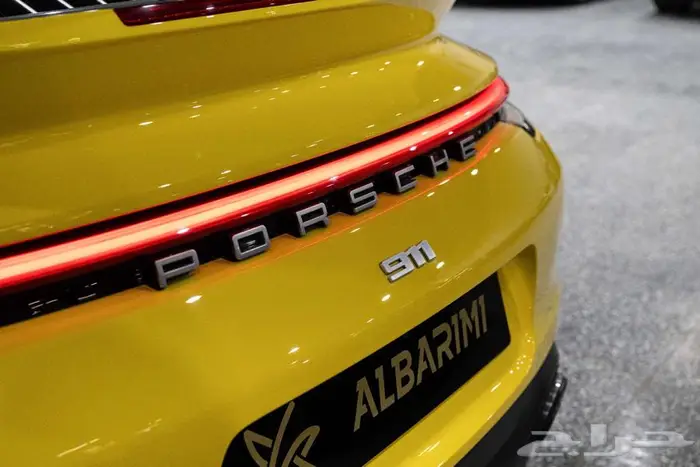 شركة البريمي لسيارات Porsche Carrera 911 12