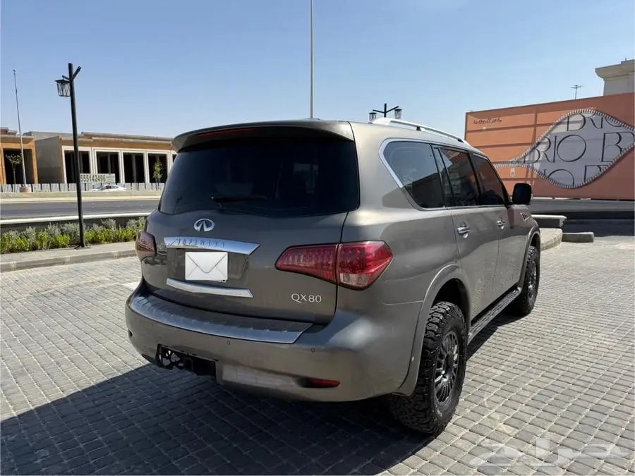انفينتي 2015 QX80 4