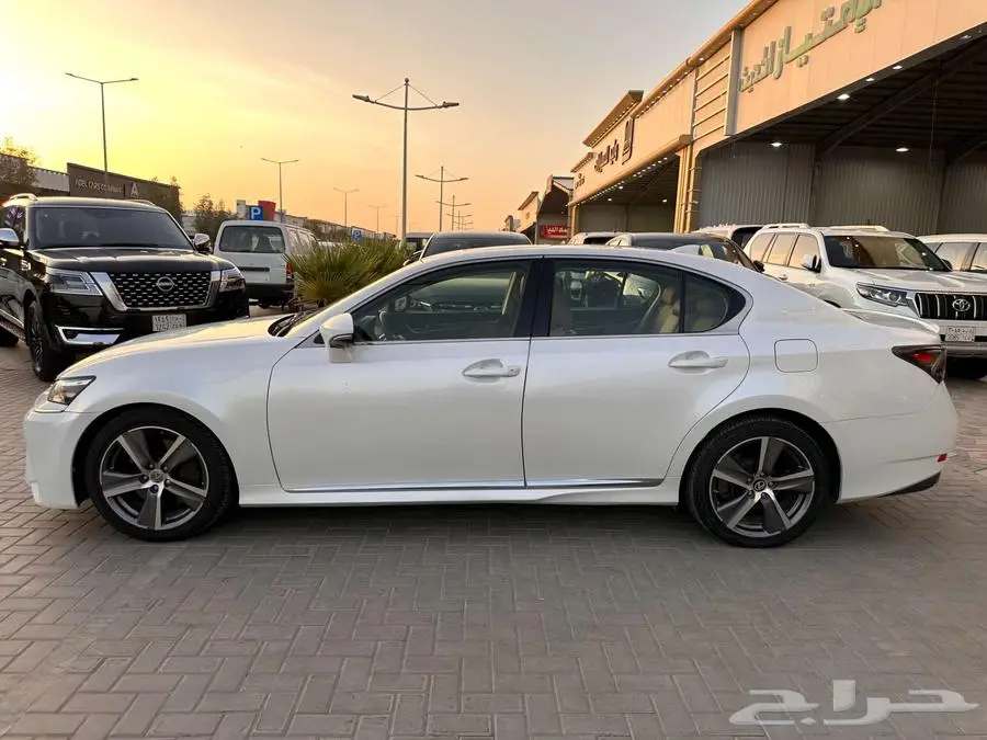 لكزس GS350 2018 4