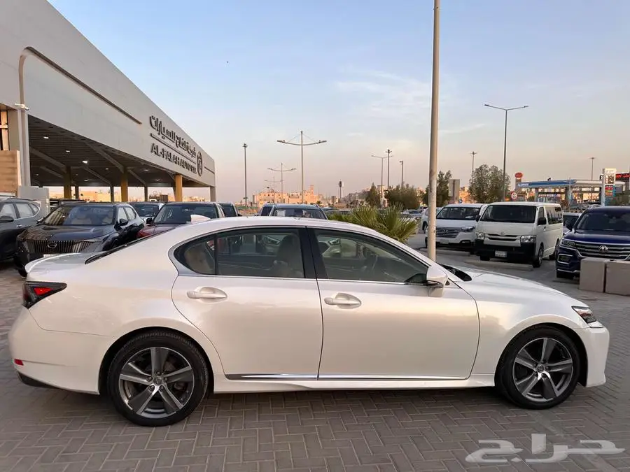 لكزس GS350 2018 3