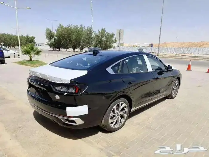 فورد تورس تيتانيوم بنزين 2025 سعودى صيانه مجانيه 10