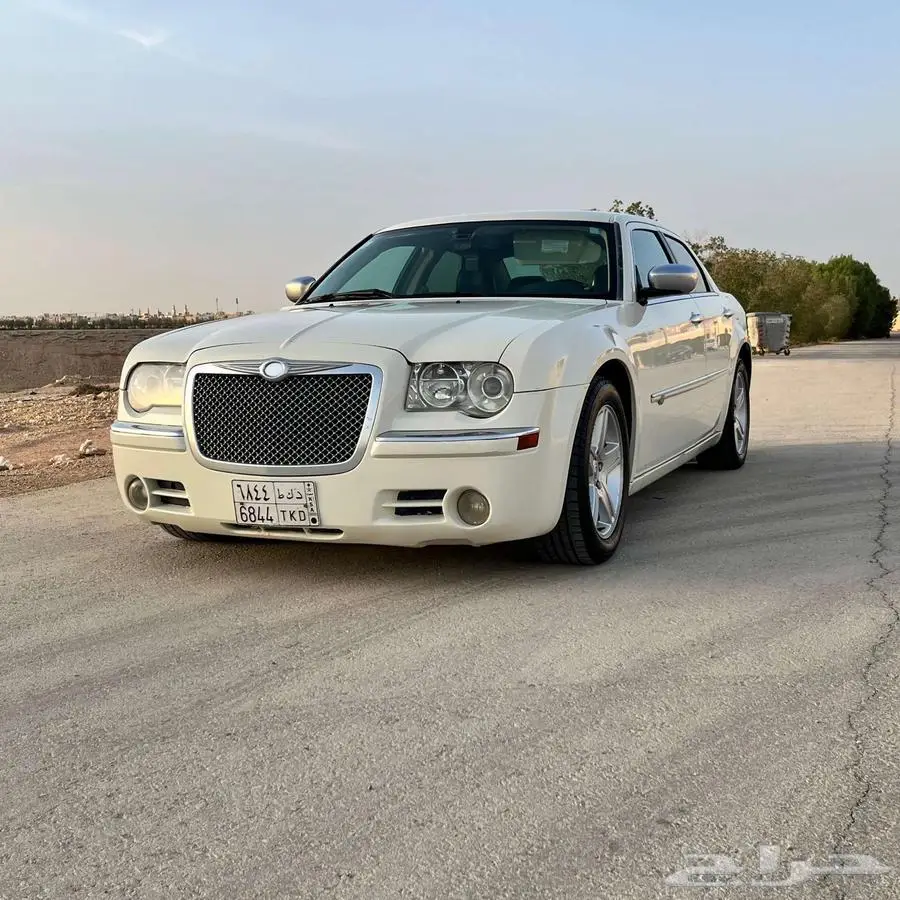 كرايزلر 300C HEMI 2010   محرك 5.7L V8 2