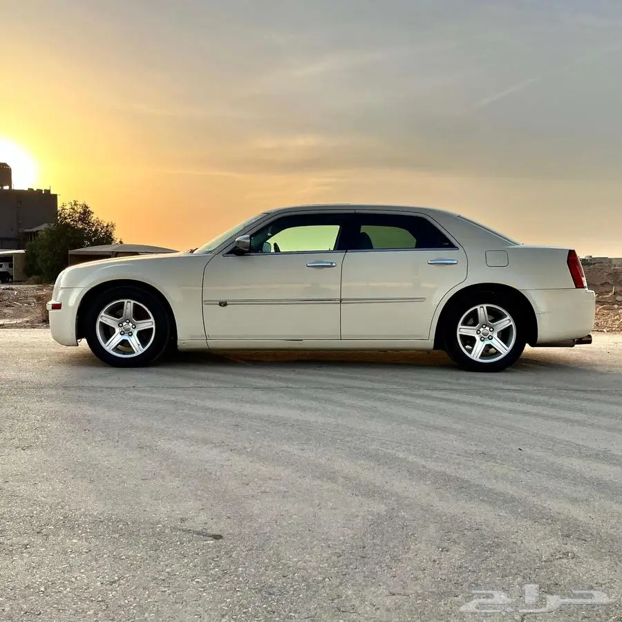 كرايزلر 300C HEMI 2010   محرك 5.7L V8 3