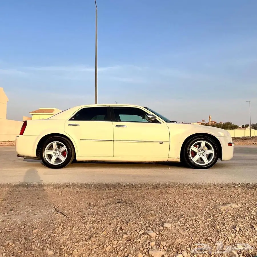 كرايزلر 300C HEMI 2010   محرك 5.7L V8 4