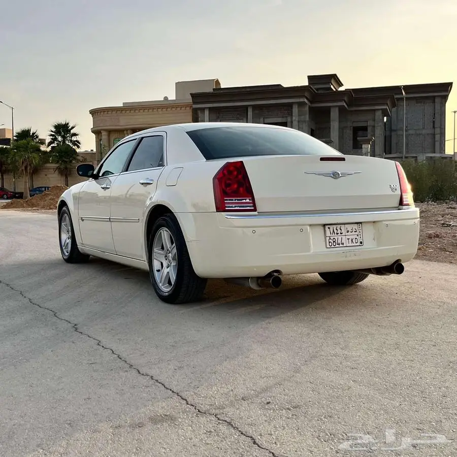كرايزلر 300C HEMI 2010   محرك 5.7L V8 5