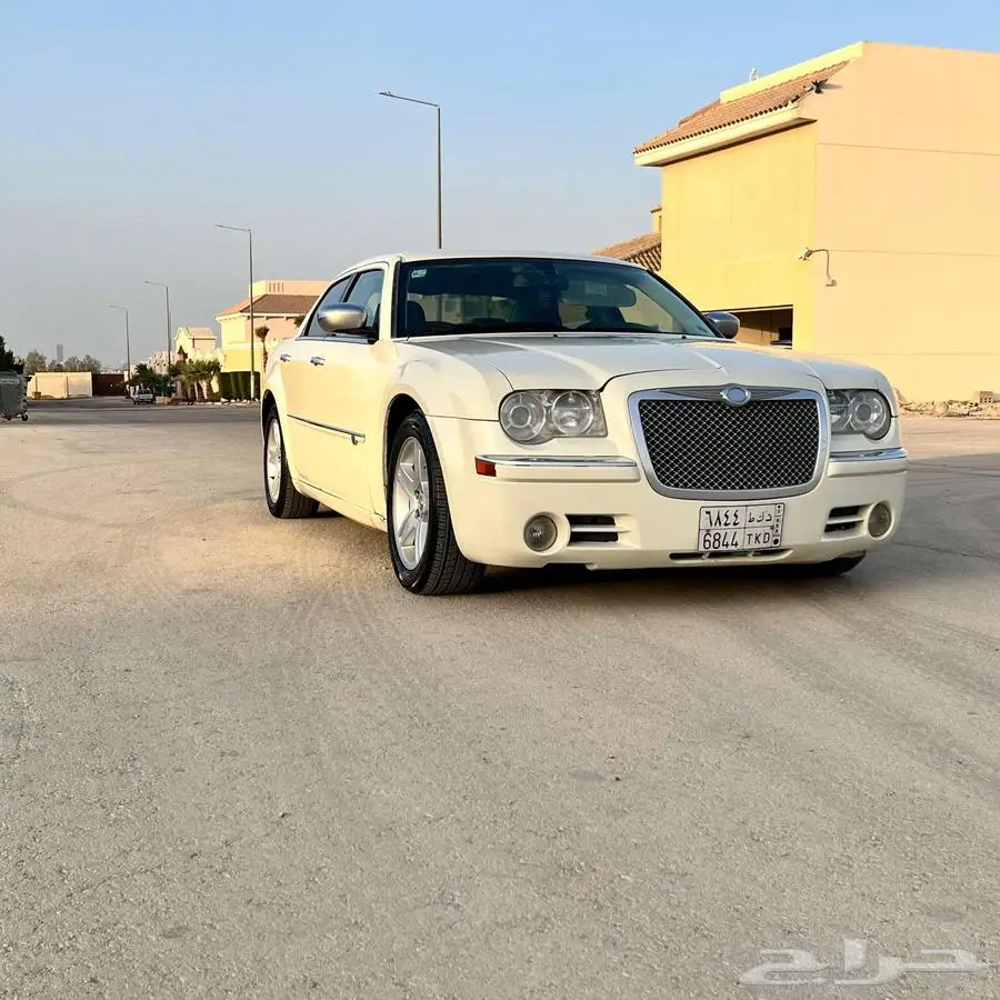 كرايزلر 300C HEMI 2010   محرك 5.7L V8 1
