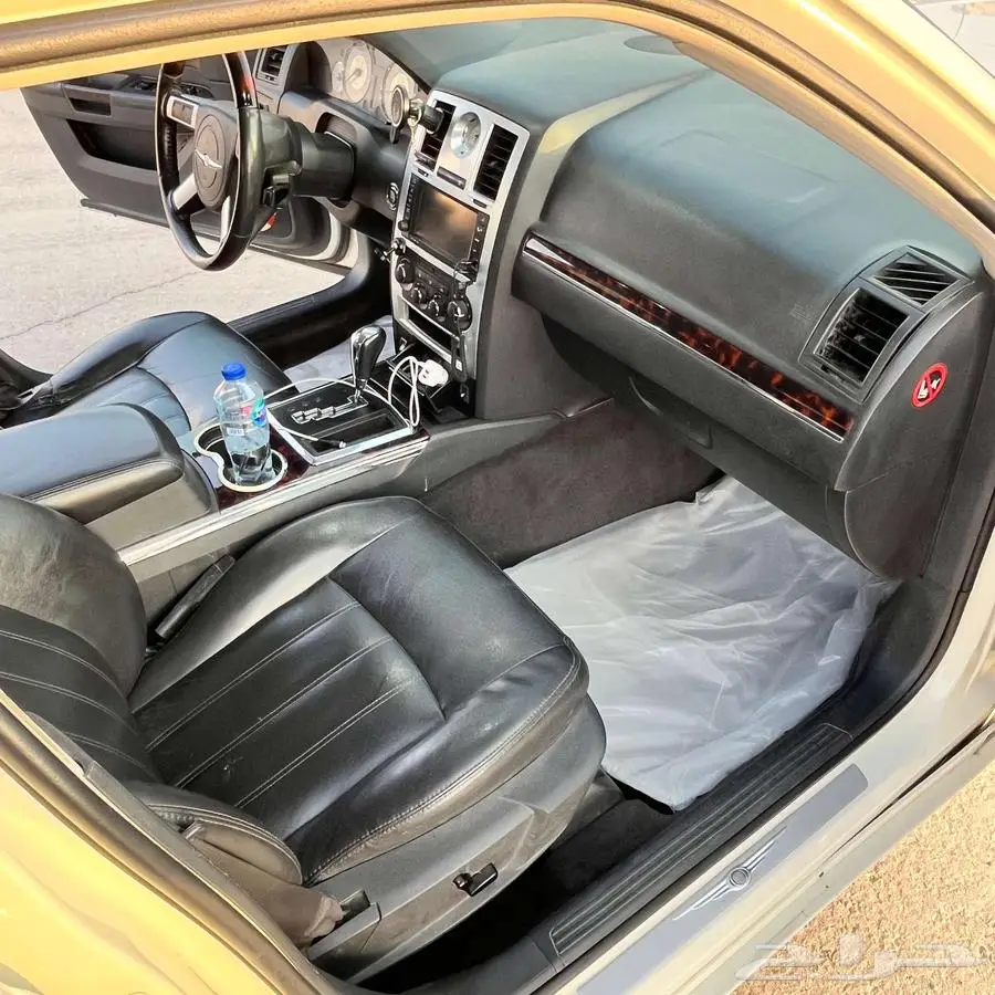 كرايزلر 300C HEMI 2010   محرك 5.7L V8 17