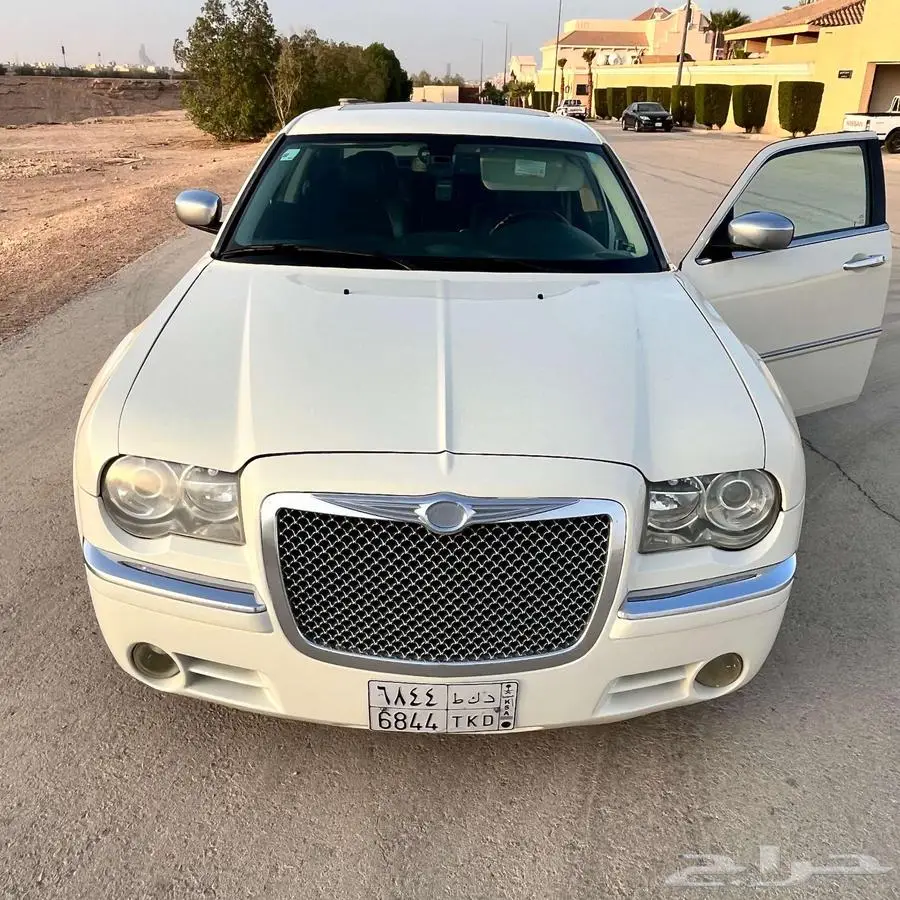 كرايزلر 300C HEMI 2010   محرك 5.7L V8 7