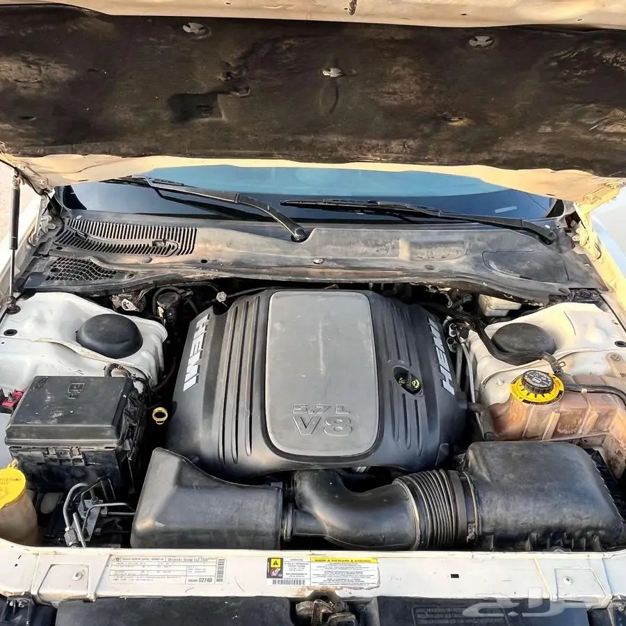كرايزلر 300C HEMI 2010   محرك 5.7L V8 18
