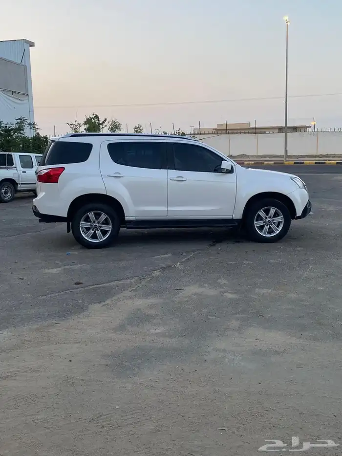 اسيوزو جيب للبيع 3