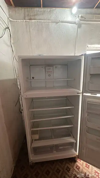 ثلاجة بحالة ممتازه 4