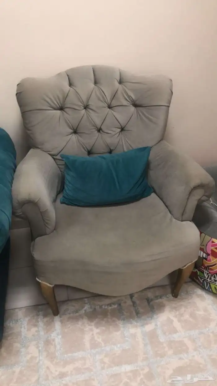 كنب ممتاز و بحاله جيده للبيع 3