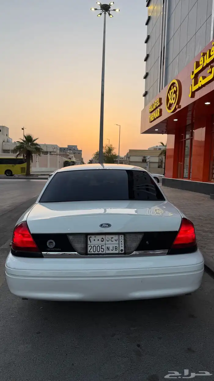 فورد كراون فيكتوريا بوليسي 2010 3