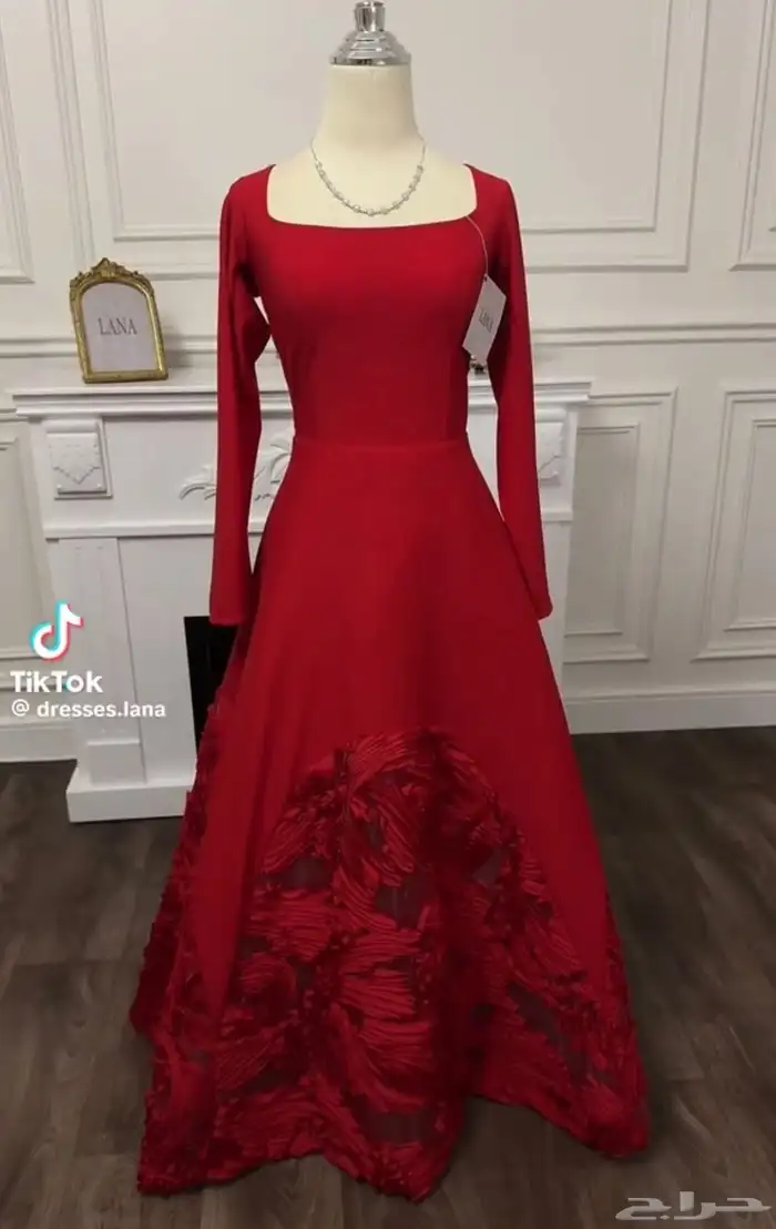 فستان مستعمل ليوم واحد للبيع 0