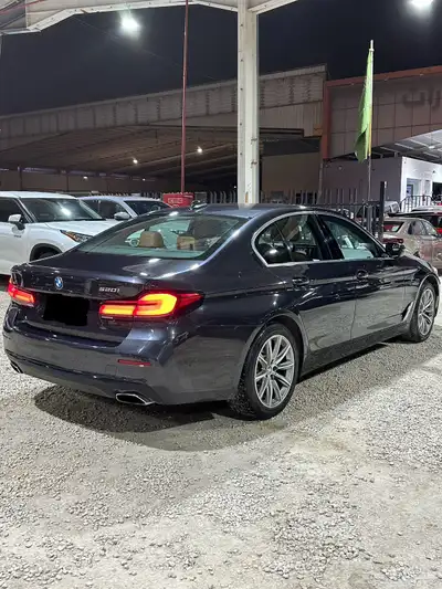 للبيع 520 2023 BMW 5