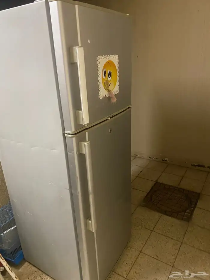 ثلاجه ثلاجه نيكاي علي الشررط وتحت التجربه التواصل علي 1