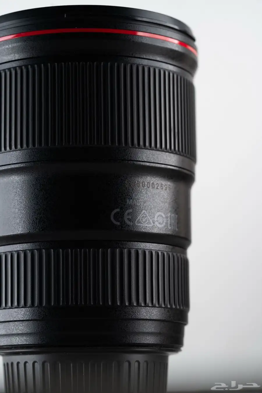 عدسة كانون فل فريم Canon EF 16-35mm F 4 IS USM 10