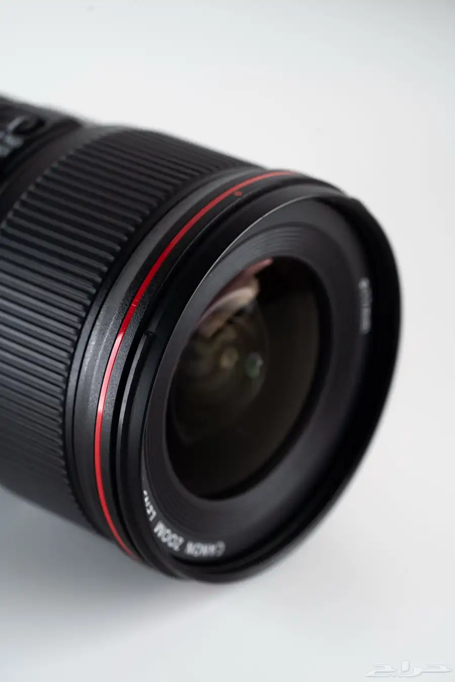 عدسة كانون فل فريم Canon EF 16-35mm F 4 IS USM 3
