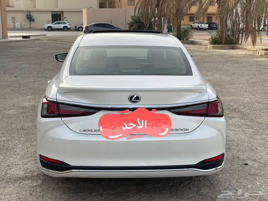 لكزز ES300h 1