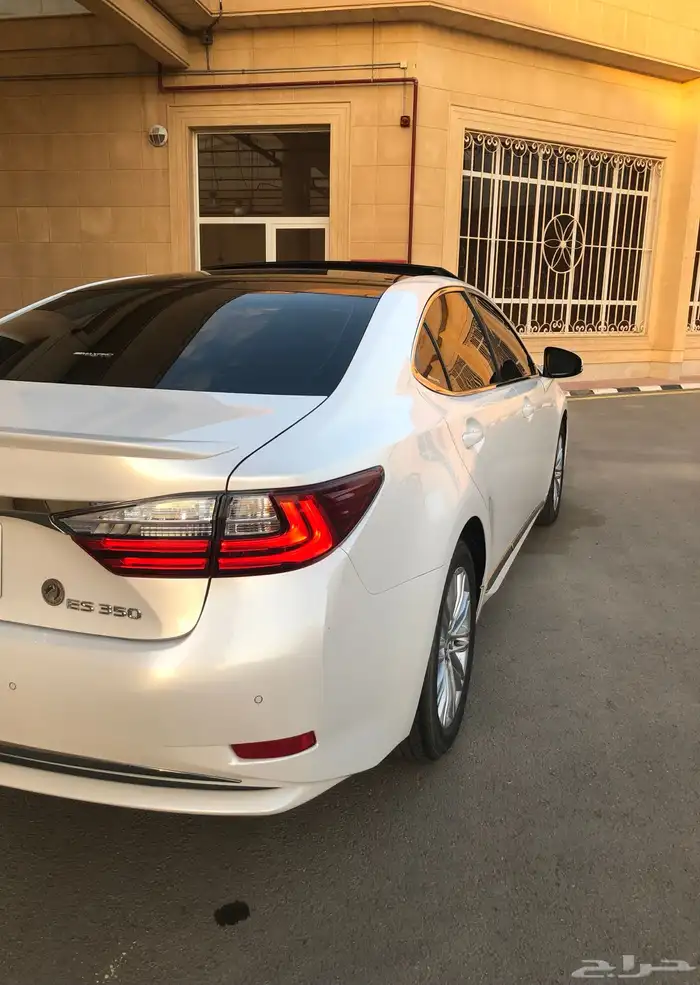 لكزس es350 cc موديل 2018 مخزن عداد 40 الف وكاله ( تم البيع ) 3