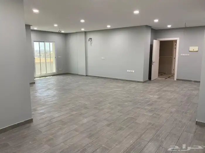 مكاتب ادارية راقية وجديدة للايجار 14