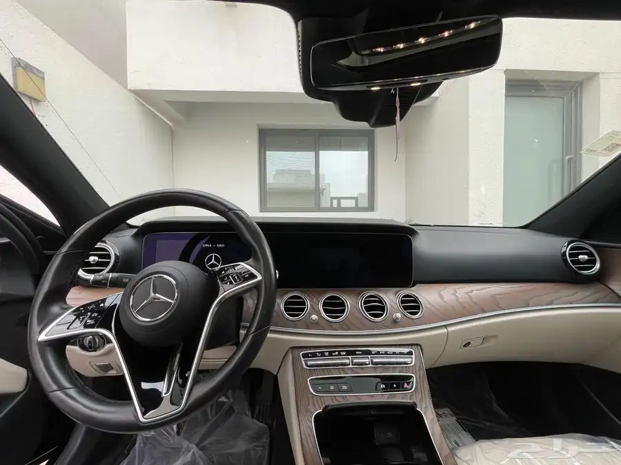 مرسيدس E350 موديل 2021 اسود 1