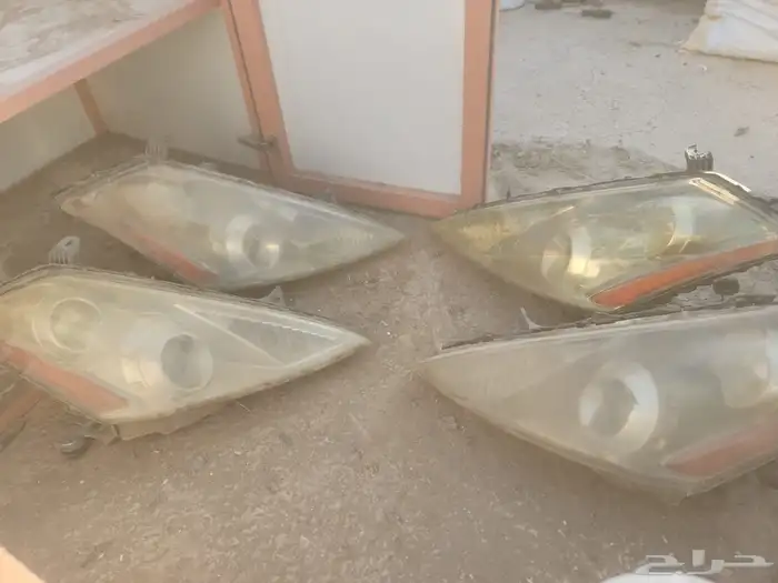 شمعات نيسان 0