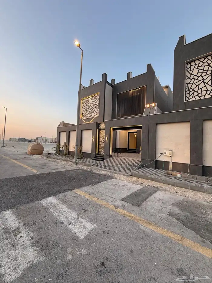 للبيع فلتين قريبه من بحر الراكه حي ثروه 0