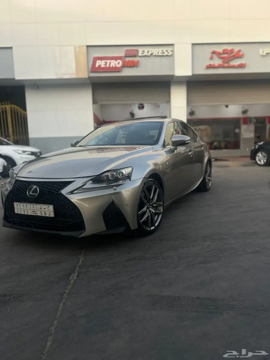 لكزس is F sport 2015 للبيع 0
