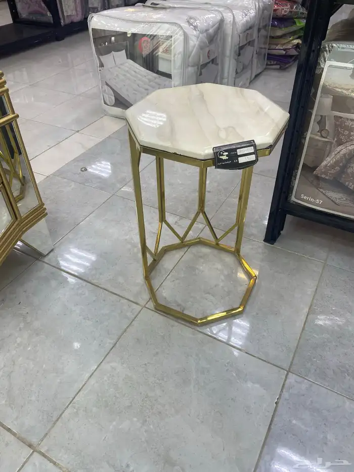 طاولة تلفزيون 4