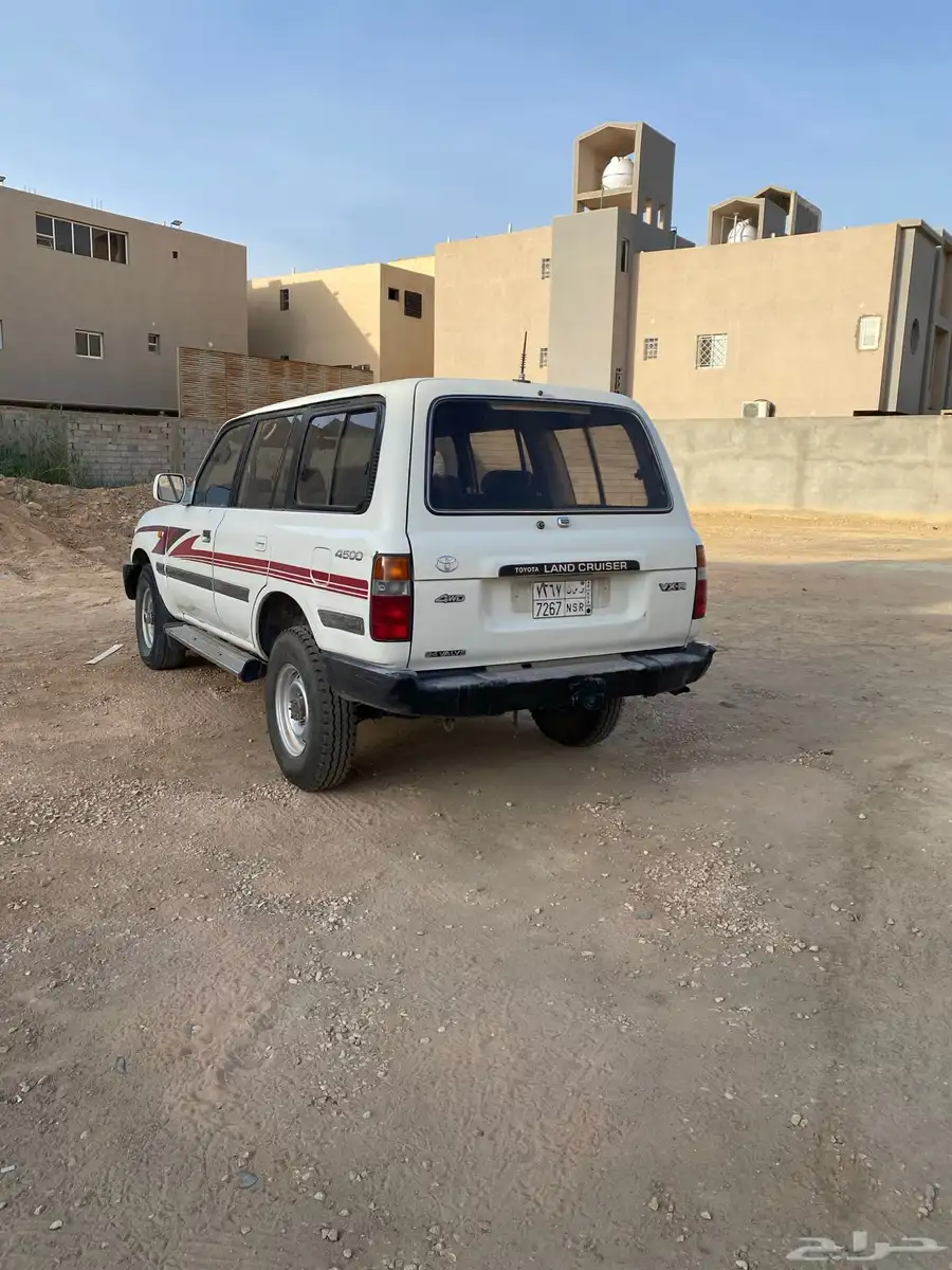 صالون جيب لاندكروزر 95نضيف بخاخ 0