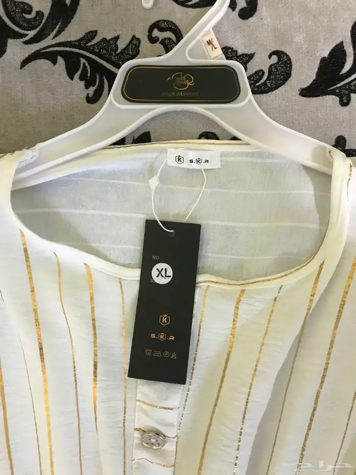 فساتين جديده غير مستعمله الابيض مقاس XL والازرق S 1