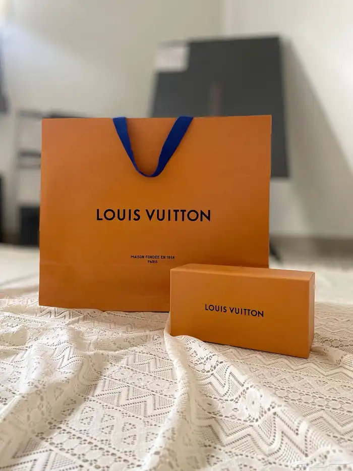 اكياس براندات وماركات عالمية للهدايا والديكور 0