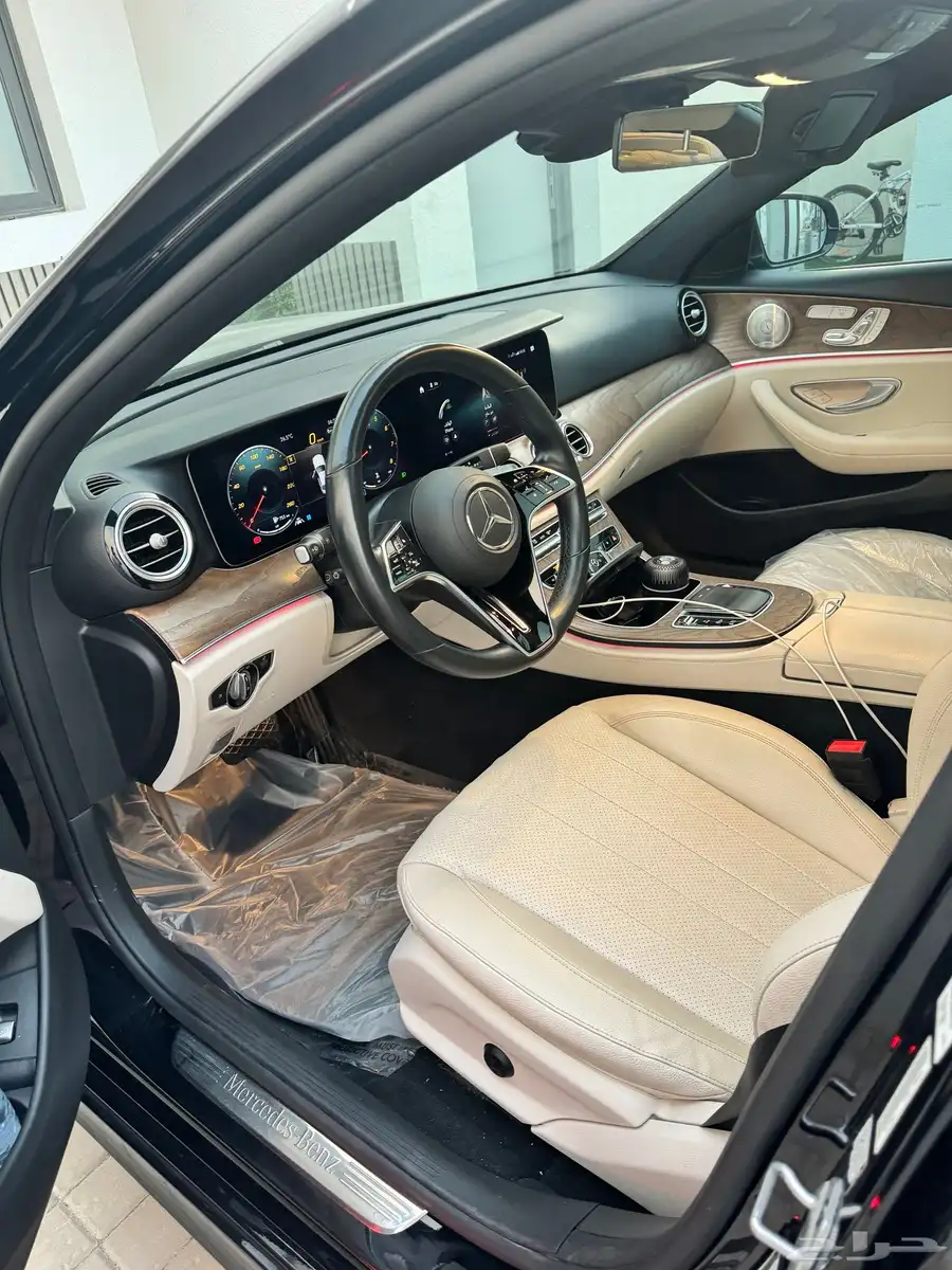 مرسيدس E350 موديل 2021 اسود 3