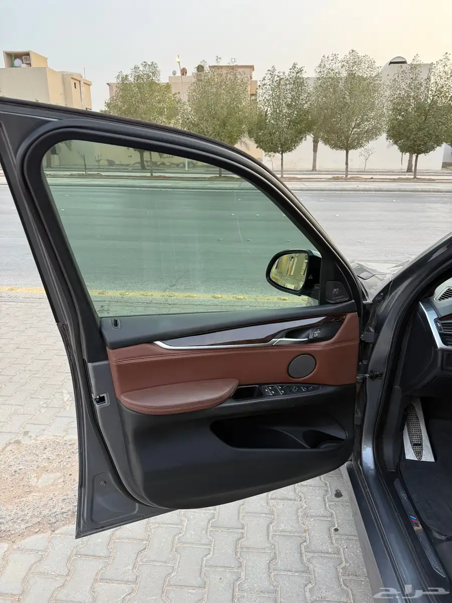 سيارة BMW X5 10