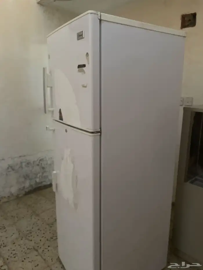 ثلاجه للبيع مع كامل اغراضه 1