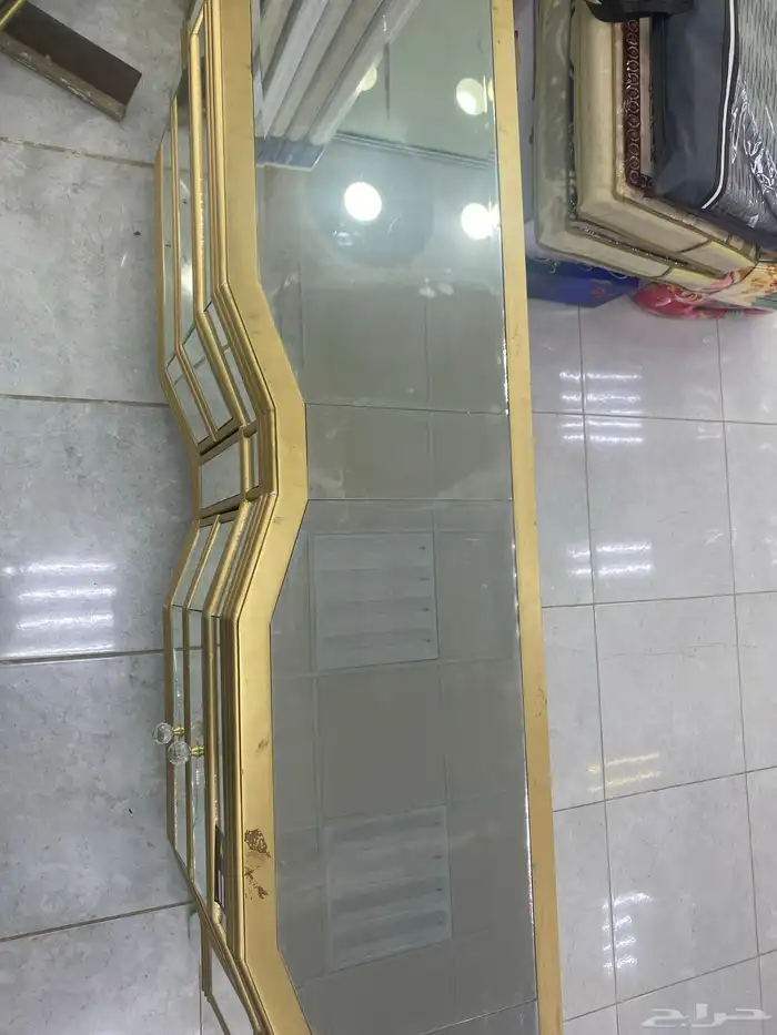 طاولة تلفزيون 1