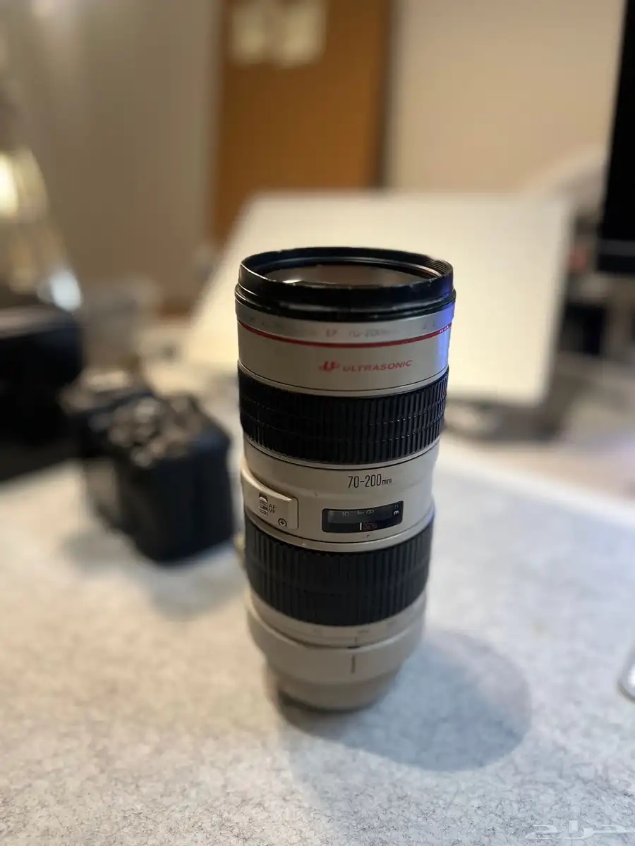 عدسة كانون EF 70-200 F2.8 L 0