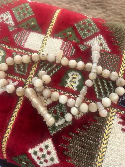 سلام عليكم معرض لكم سبحة نادرة أهل النوادر سبحة الخرز حقها 12