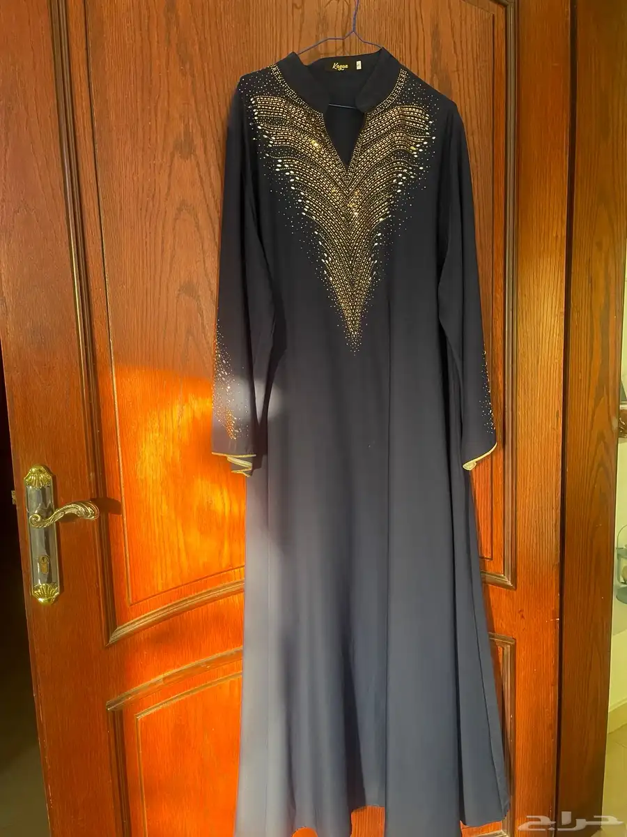 ثلاث عبايات ب 200 3