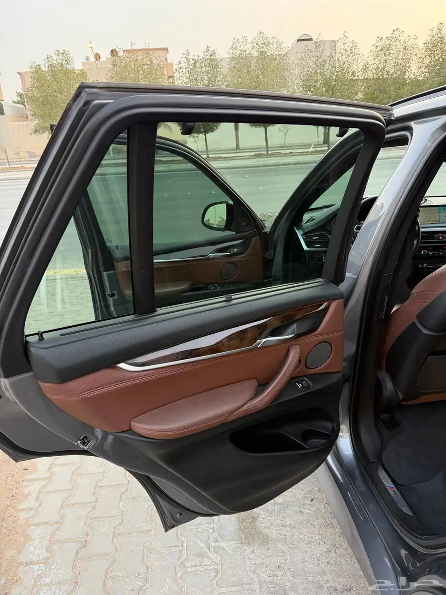 سيارة BMW X5 11
