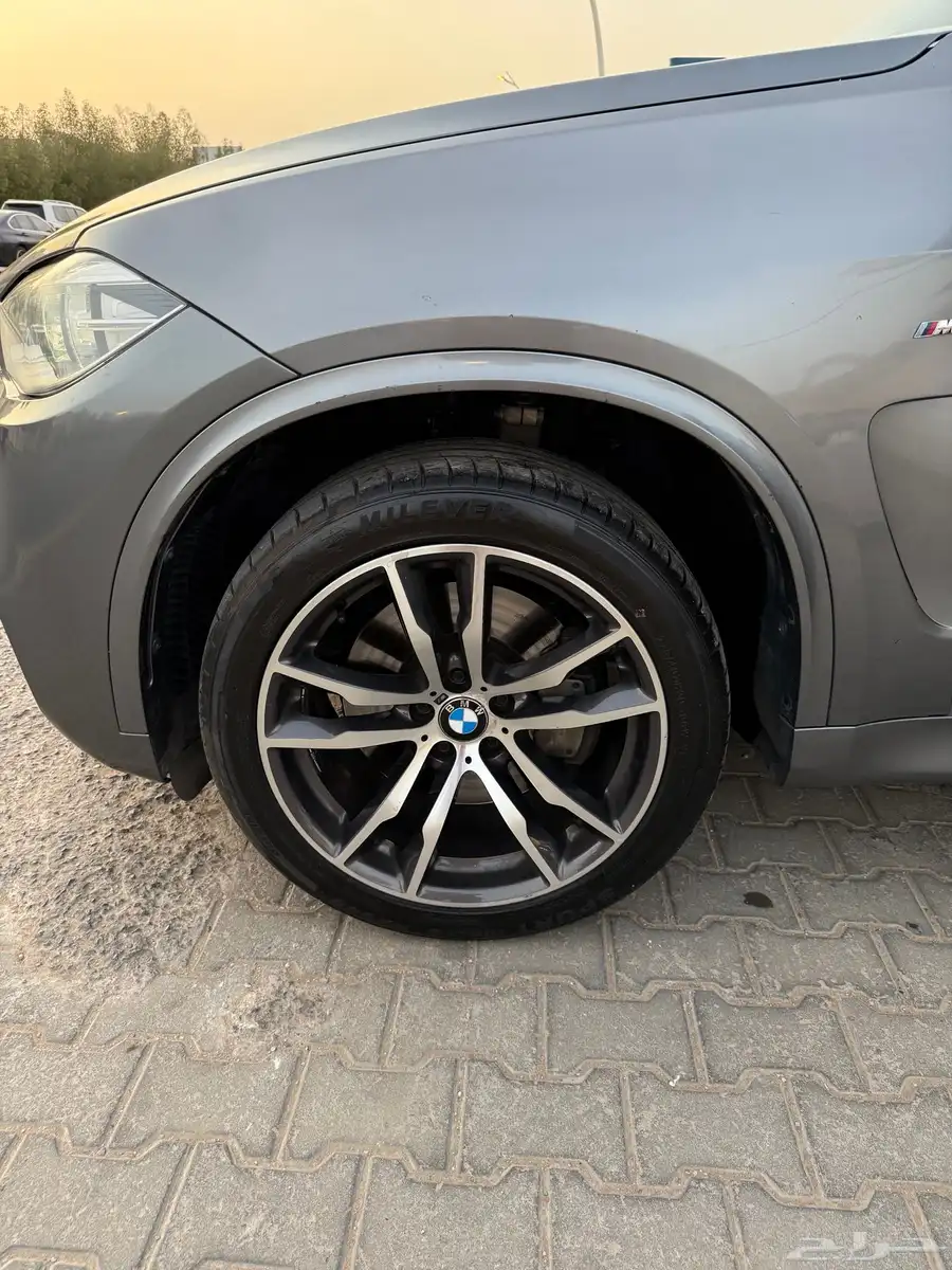 سيارة BMW X5 16